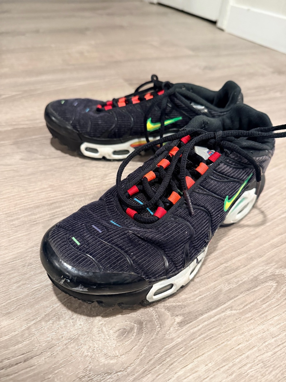 Nike Air Max Plus SE Black/Lemon-Venom-White Youth 5.5Y Running Shoes DD2008-001